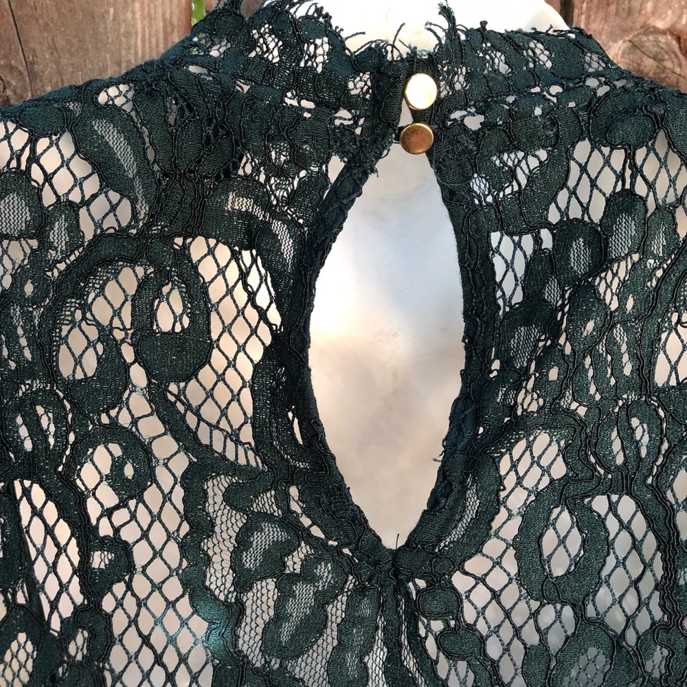 🌻 Forest green lace holiday party dress - Picture 5 of 6